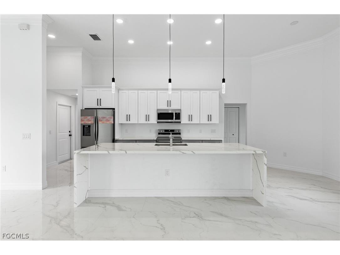 1413 NE 15th Terrace Cape Coral FL 33909 2026006973 image7