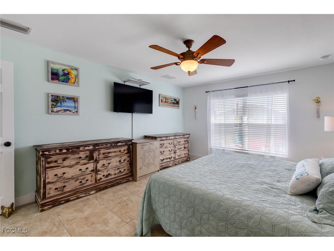 1413 NW 8th Place Cape Coral FL 33993 2025009739 image13