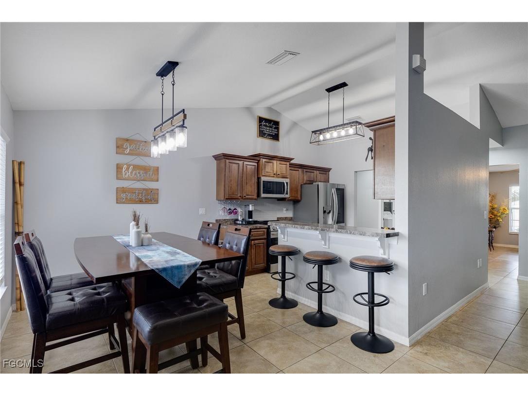 1413 NW 8th Place Cape Coral FL 33993 2025009739 image7