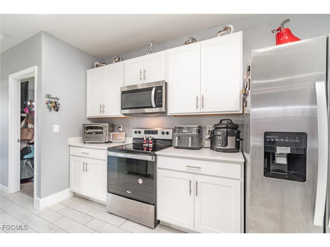 1413 SW Trafalgar Parkway Cape Coral FL 33991 2025017986 image10