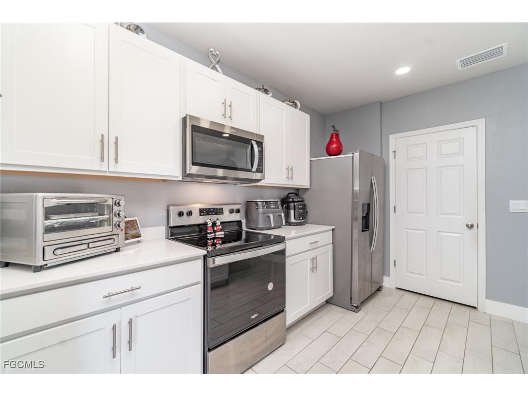 1413 SW Trafalgar Parkway Cape Coral FL 33991 2025017986 image12