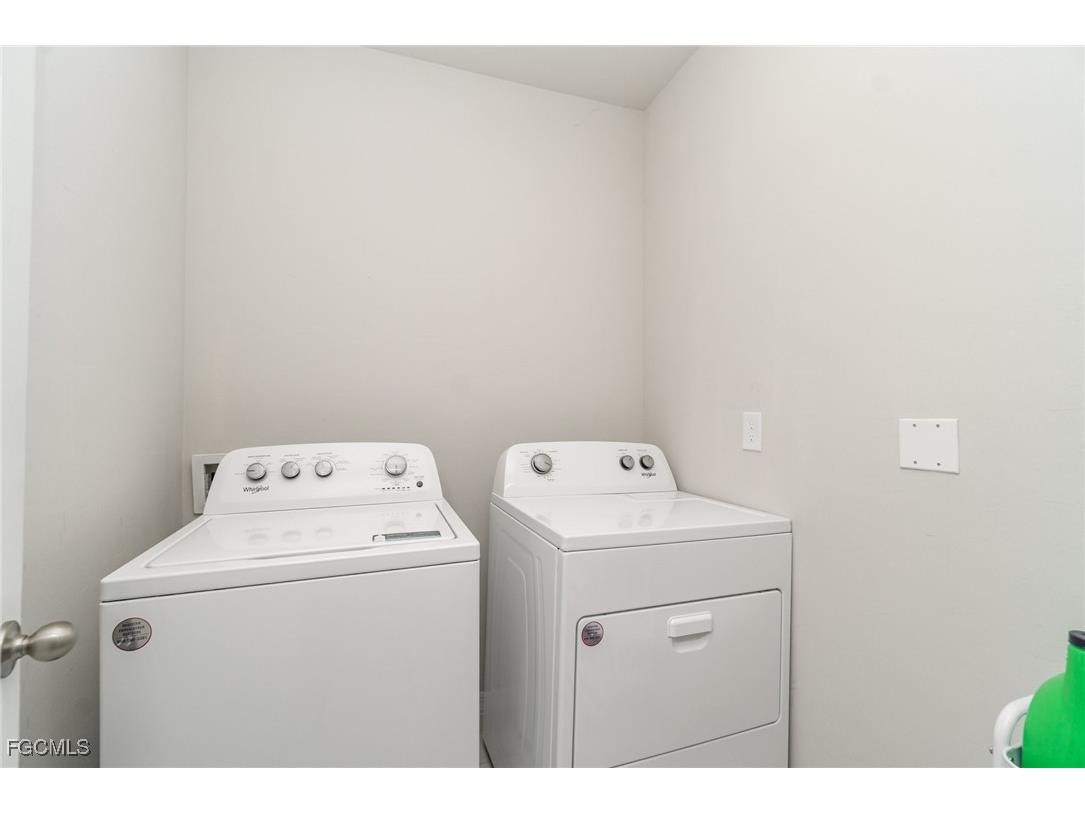 1413 SW Trafalgar Parkway Cape Coral FL 33991 2025017986 image15