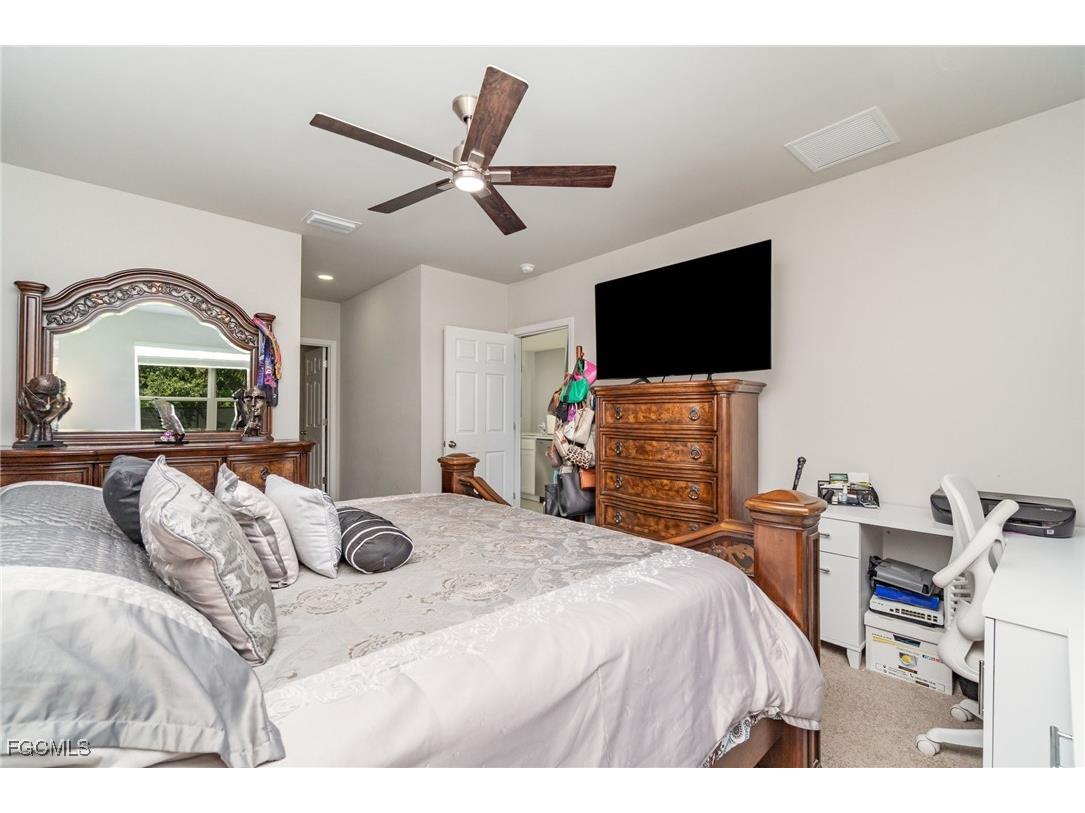 1413 SW Trafalgar Parkway Cape Coral FL 33991 2025017986 image16