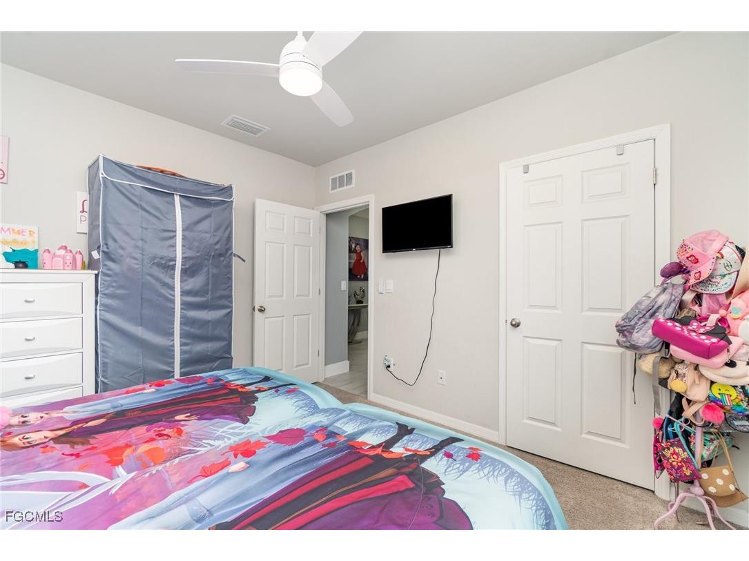 1413 SW Trafalgar Parkway Cape Coral FL 33991 2025017986 image19