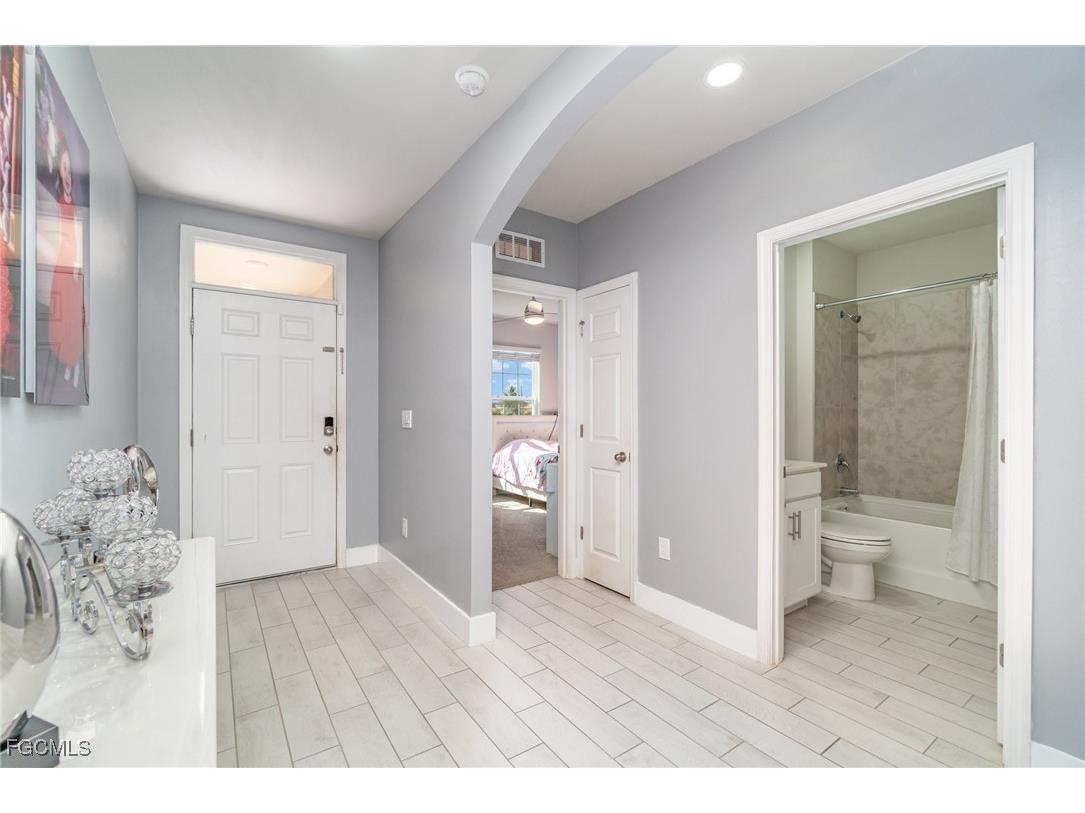 1413 SW Trafalgar Parkway Cape Coral FL 33991 2025017986 image4