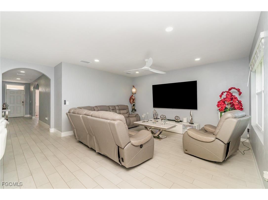 1413 SW Trafalgar Parkway Cape Coral FL 33991 2025017986 image5