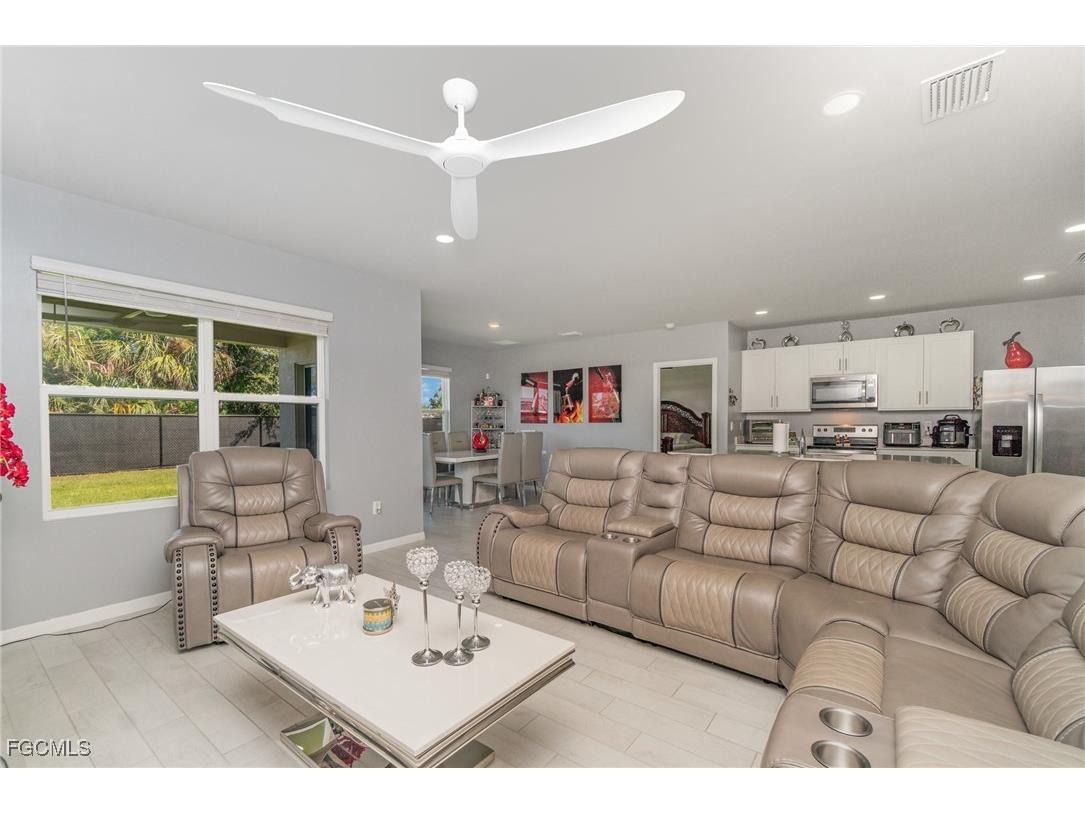 1413 SW Trafalgar Parkway Cape Coral FL 33991 2025017986 image6