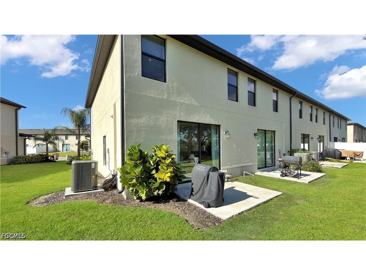 14135 Oviedo Place Fort Myers FL 33905 2026020007 image34