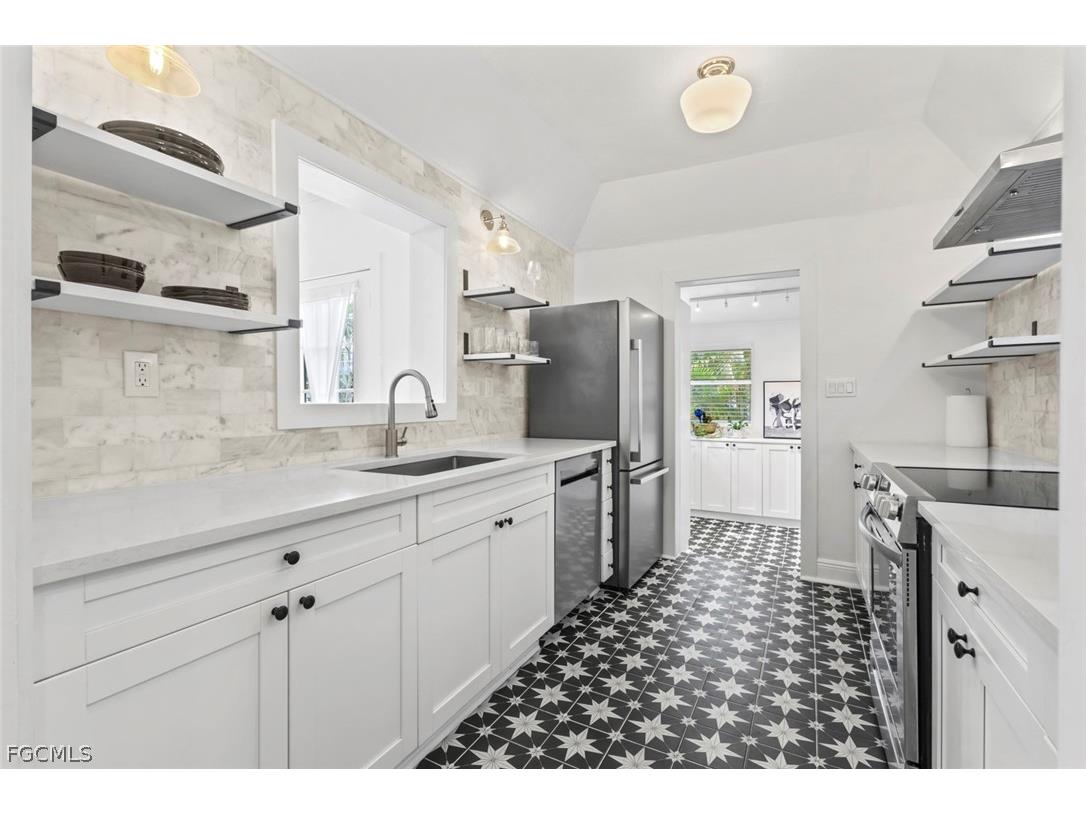 1414 Alhambra Drive Fort Myers FL 33901 2026012674 image10