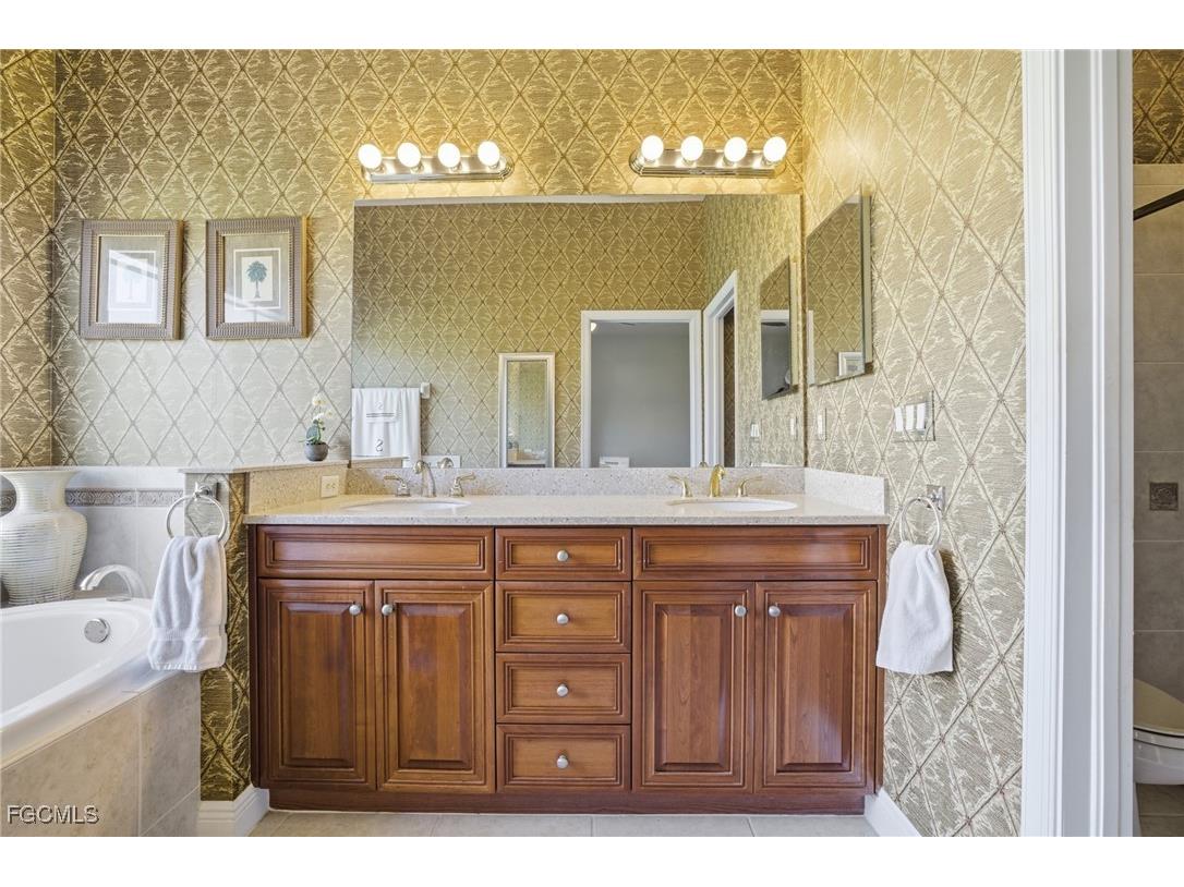 14143 Bently Circle Fort Myers FL 33912 2025017491 image18