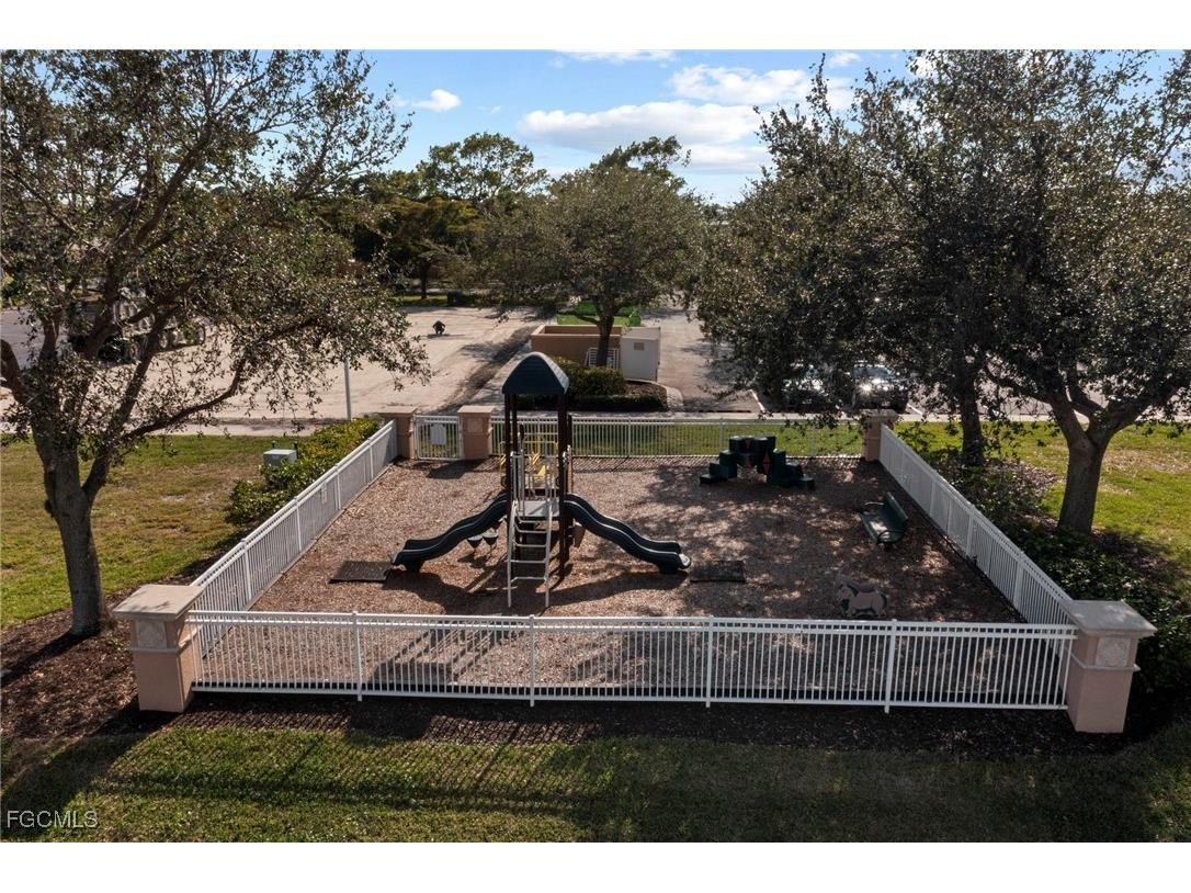 14143 Bently Circle Fort Myers FL 33912 2025017491 image44