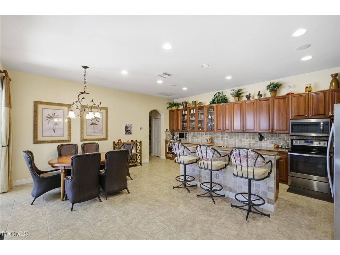14143 Bently Circle Fort Myers FL 33912 2025017491 image9