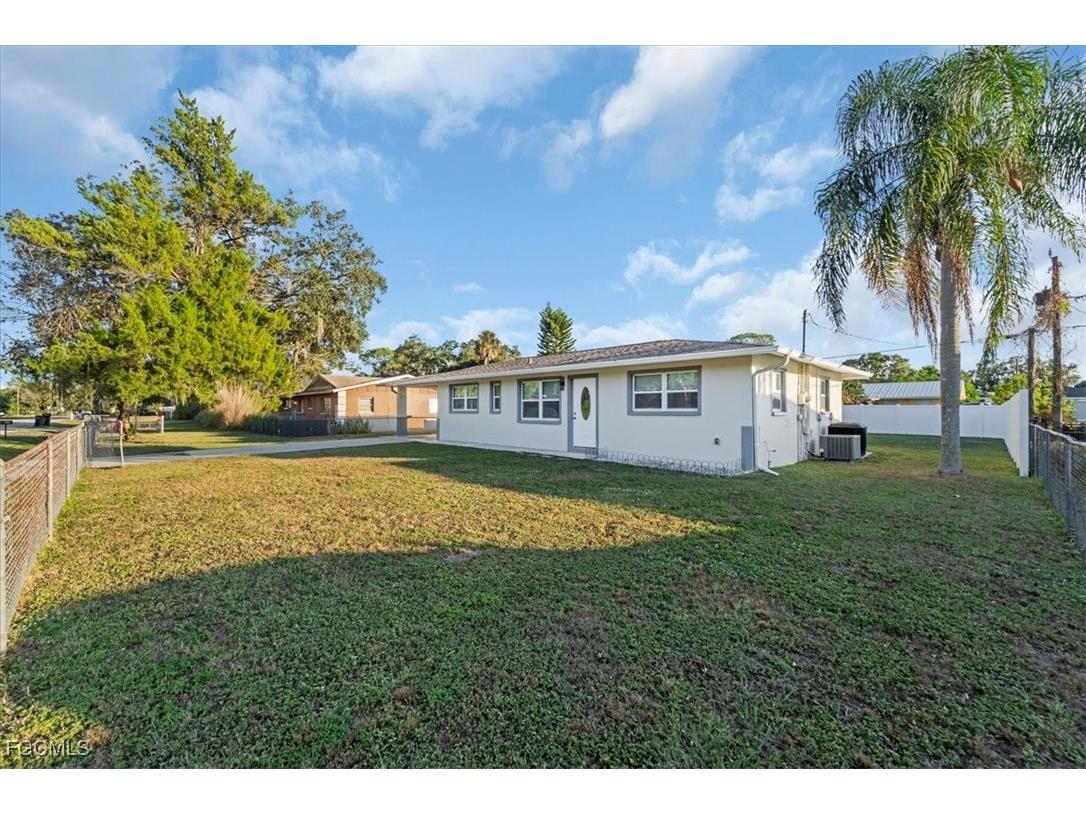 14143 Caribbean Boulevard Fort Myers FL 33905 2025023431 image4