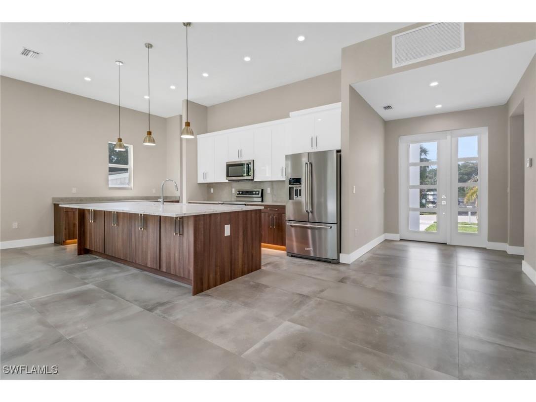 1415 13th Avenue N Naples FL 34102 225062903 image2