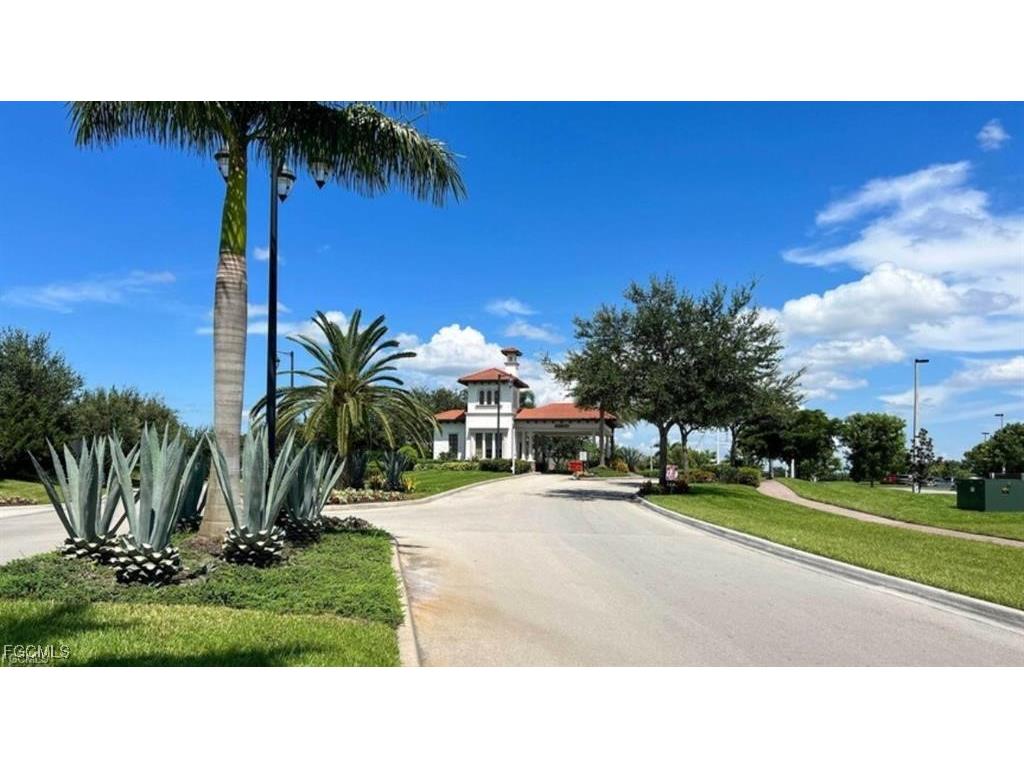 14155 Oviedo Place Fort Myers FL 33905 2025014689 image29