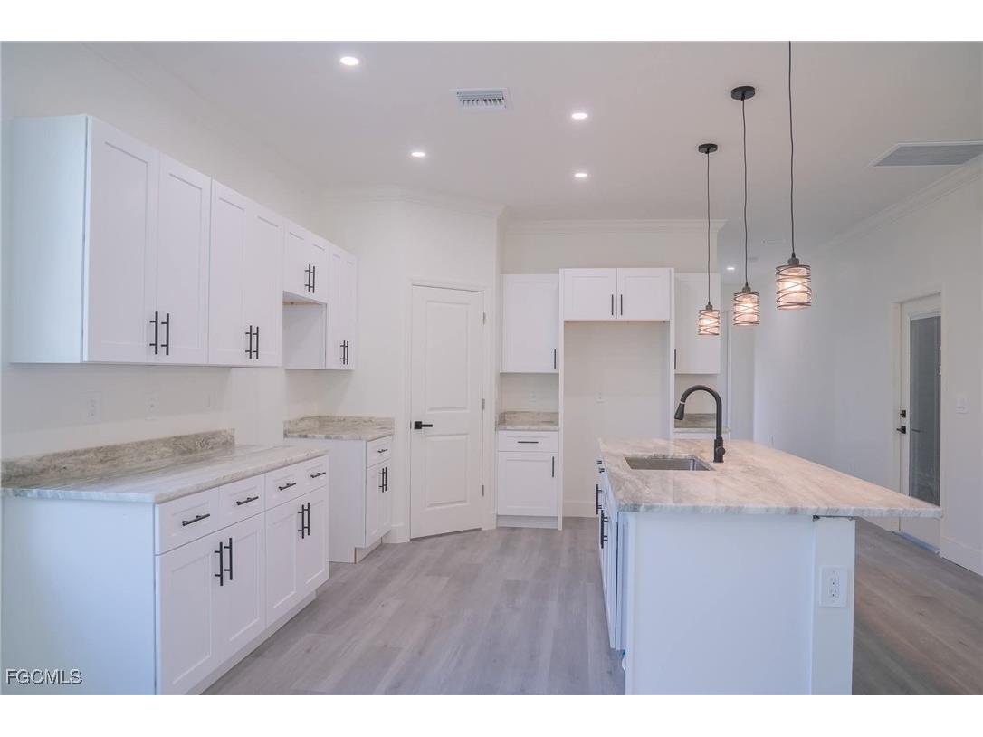 1416 Floral Drive Fort Myers FL 33916 2025017074 image5