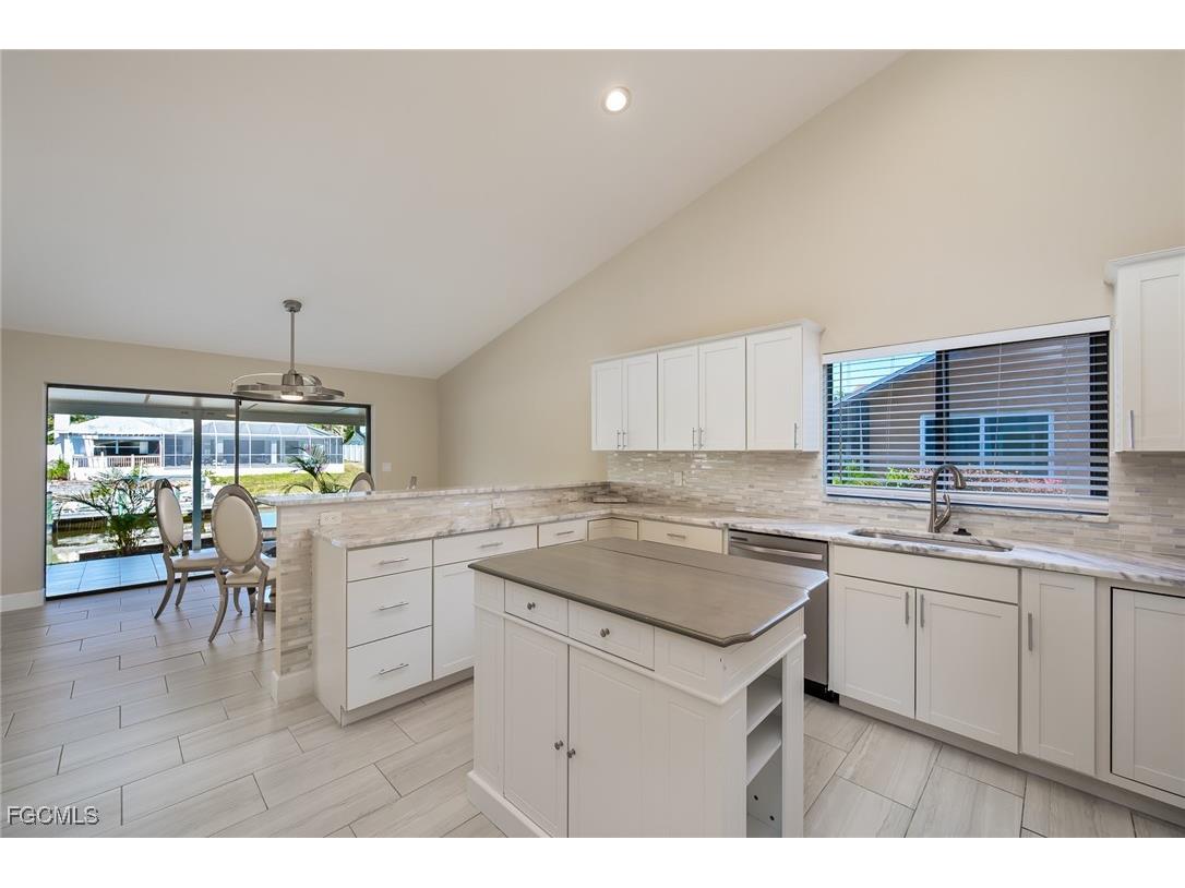 1416 SE 11th Place Cape Coral FL 33990 2025012722 image10