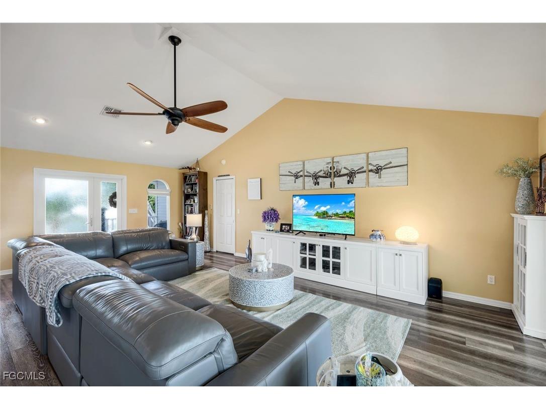1417 Causey Court Sanibel FL 33957 2025018600 image6