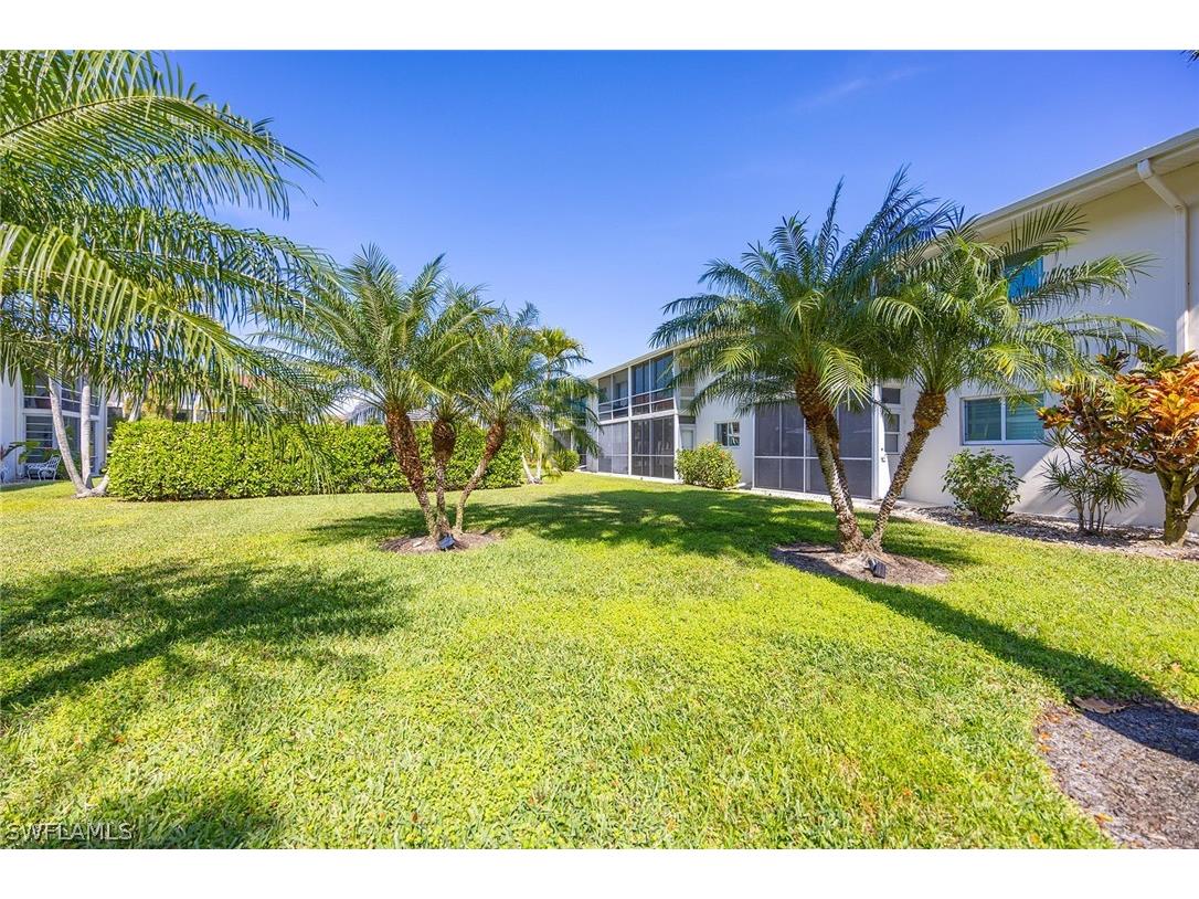 1417 Chesapeake Avenue #104 Naples FL 34102 226008194 image38
