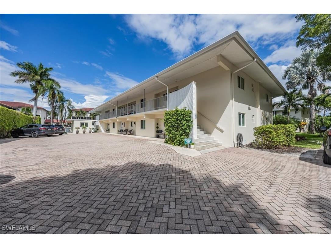 1417 Chesapeake Avenue #106 Naples FL 34102 225082292 image2