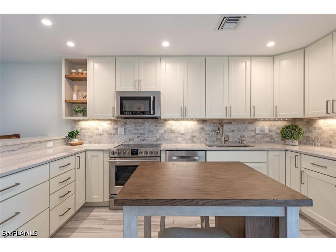 1417 Chesapeake Avenue #202 Naples FL 34102 226012656 image2