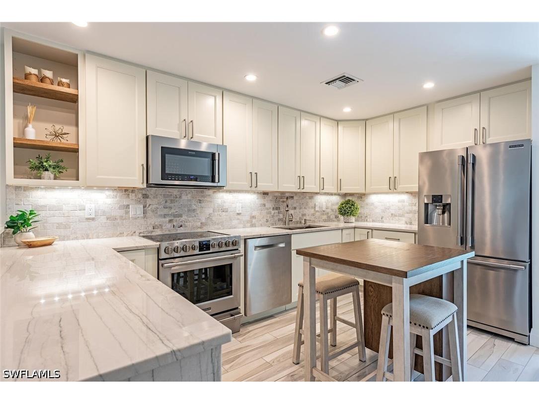 1417 Chesapeake Avenue #202 Naples FL 34102 226012656 image3