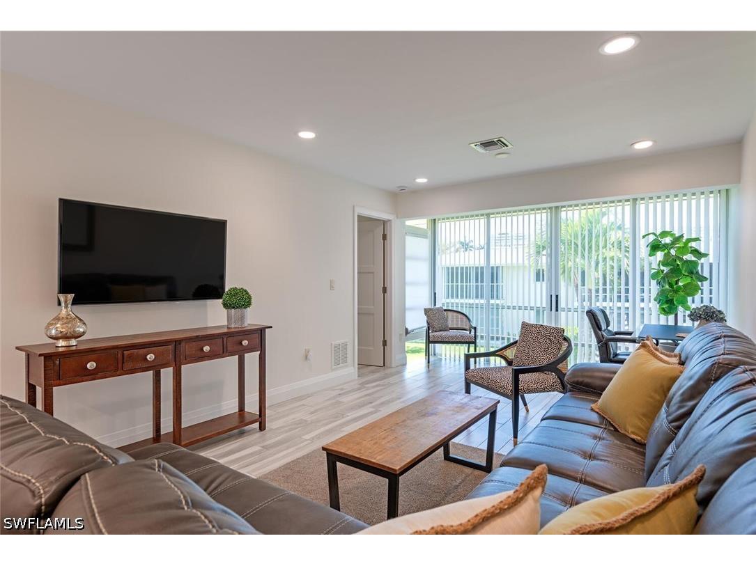 1417 Chesapeake Avenue #202 Naples FL 34102 226012656 image4
