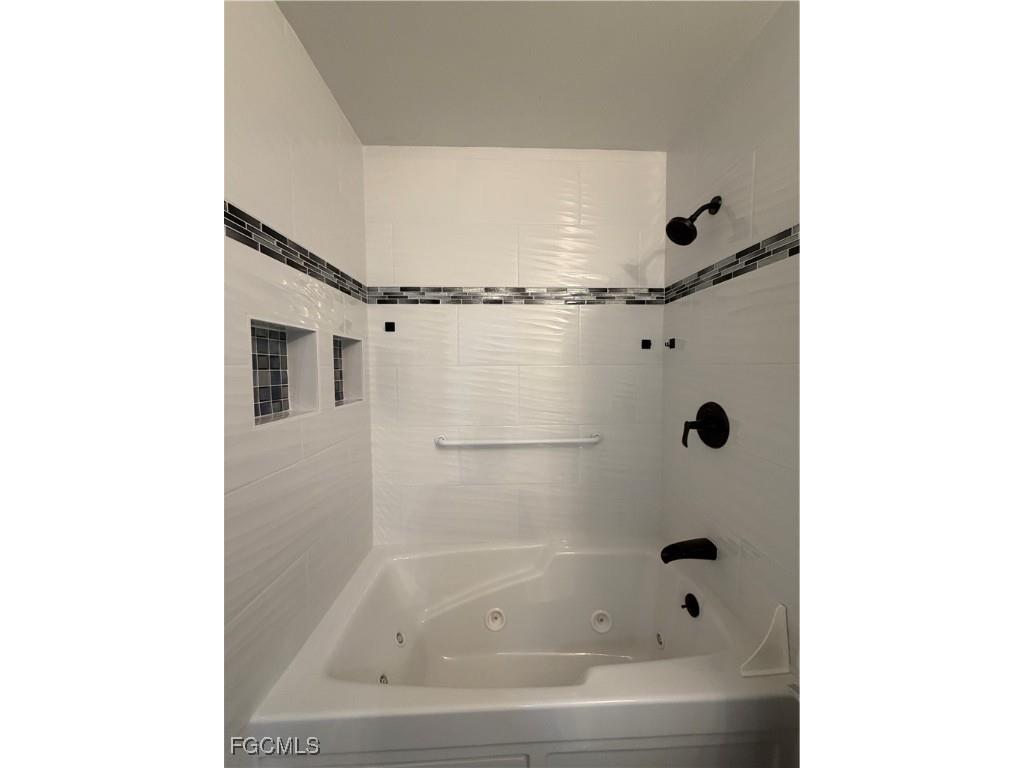 1418 Cape Coral Parkway W Cape Coral FL 33914 2025004144 image18