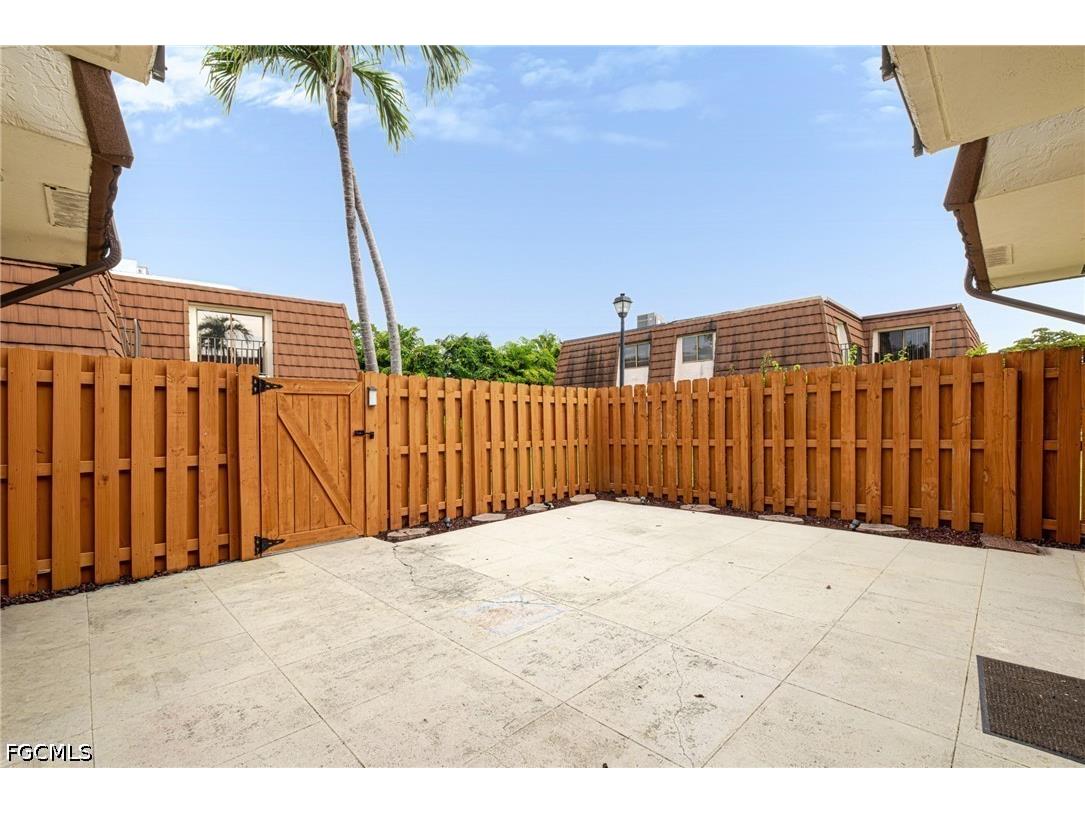 1418 Park Shore Circle #3 Fort Myers FL 33901 2026029720 image1