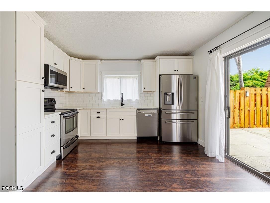 1418 Park Shore Circle #3 Fort Myers FL 33901 2026029720 image3
