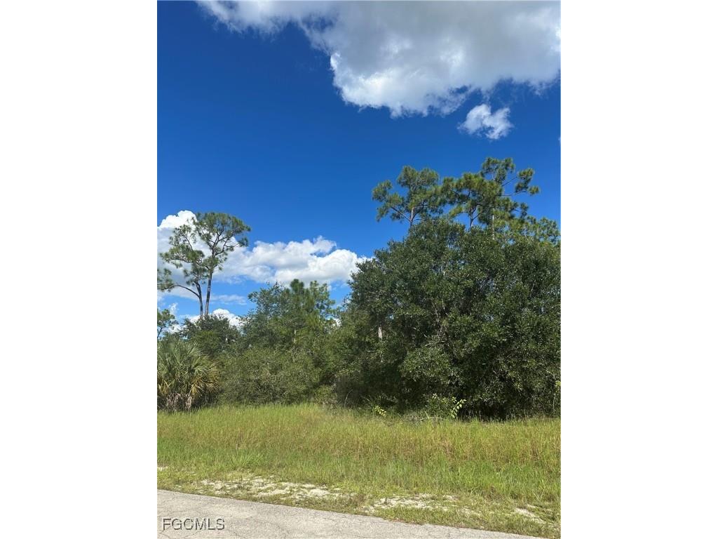 1418 Poinsettia Avenue Lehigh Acres FL 33972 2025012437 image2