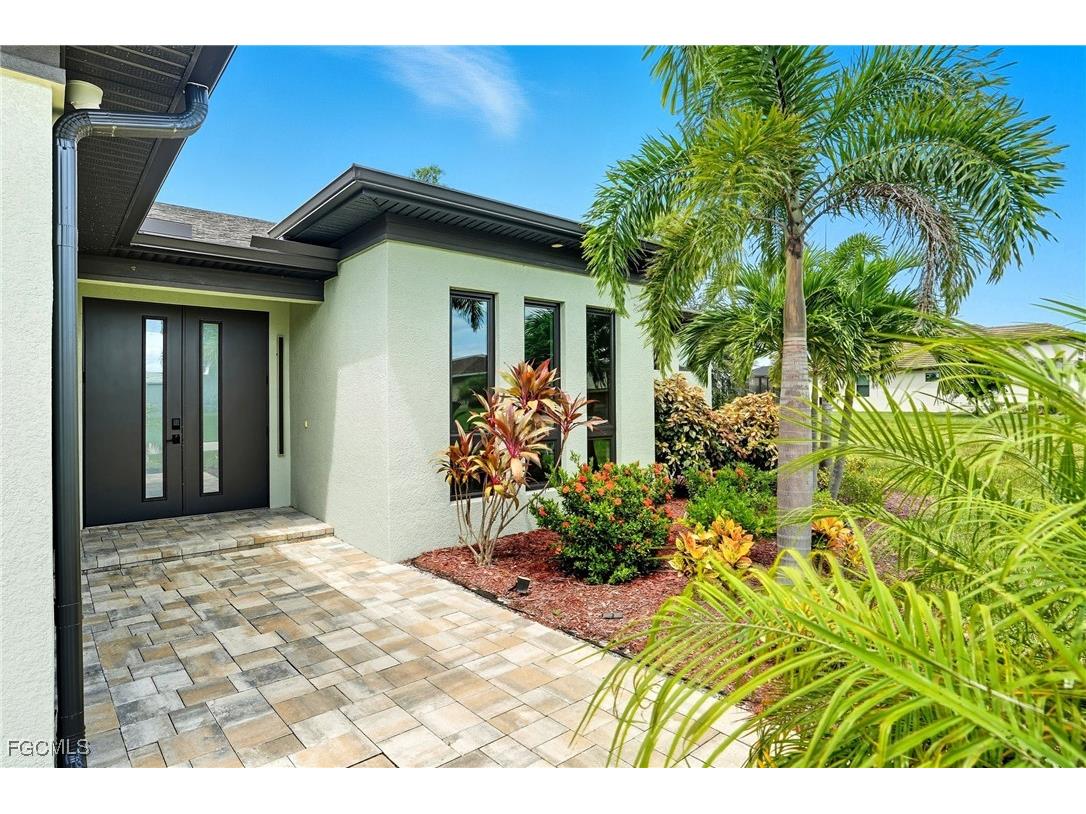 1418 SW 1st Place Cape Coral FL 33991 2025006254 image1