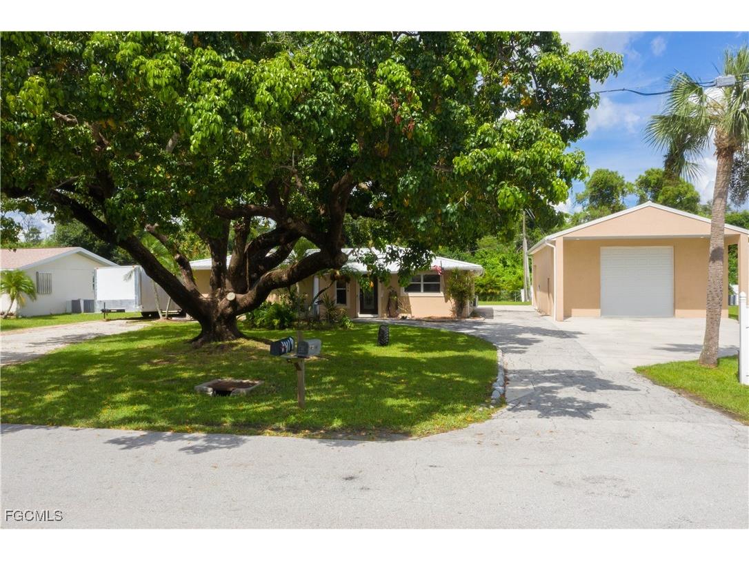 1418 Shirley Drive North Fort Myers FL 33917 2025017825 image1