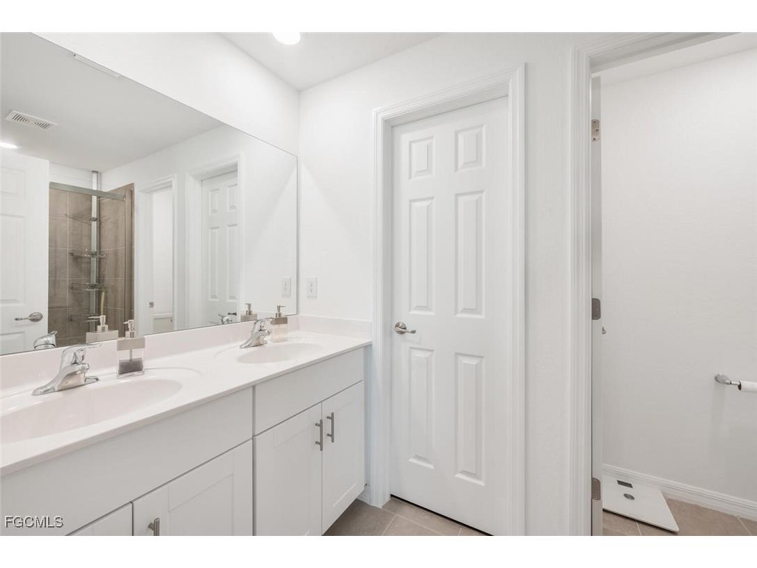 14195 Oviedo Place Fort Myers FL 33905 2025004821 image21