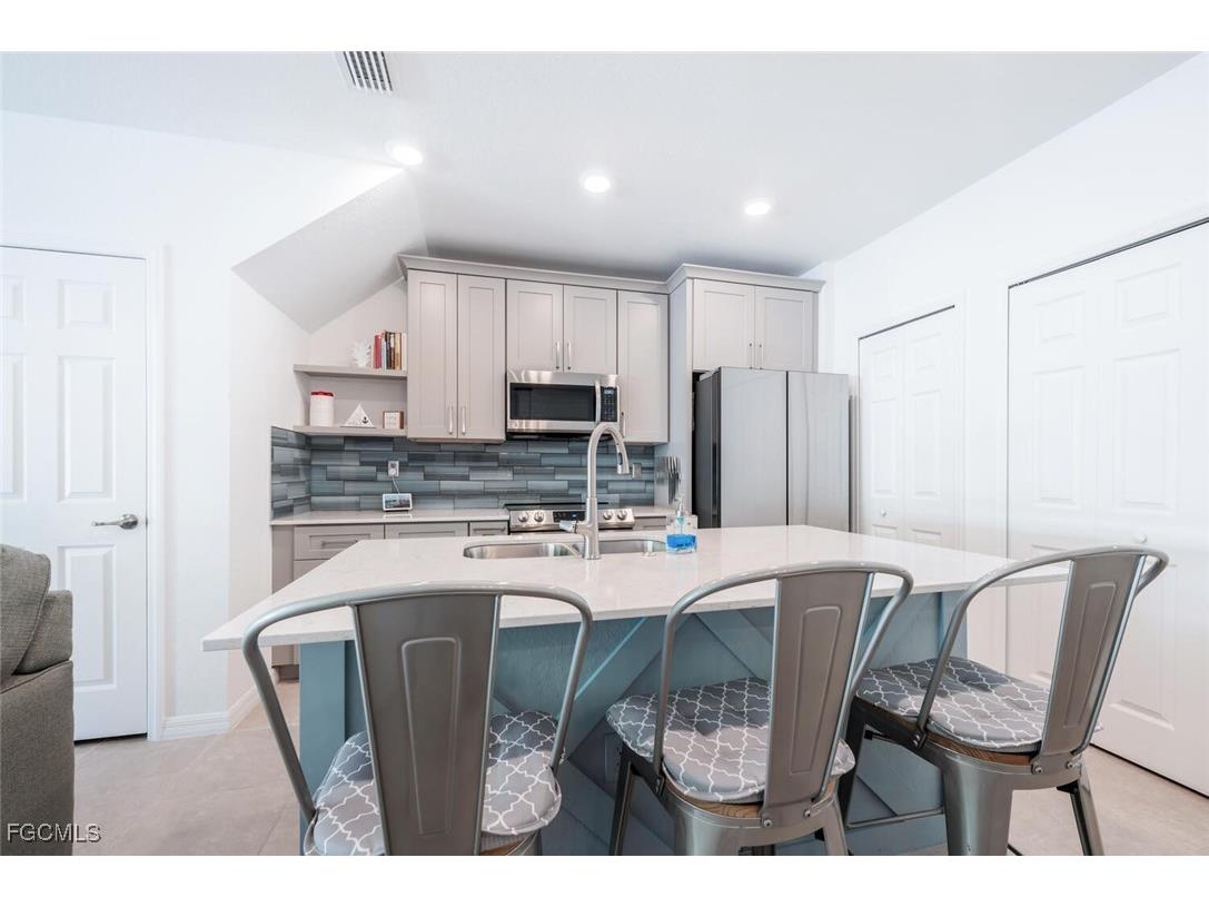 14195 Oviedo Place Fort Myers FL 33905 2025004821 image3