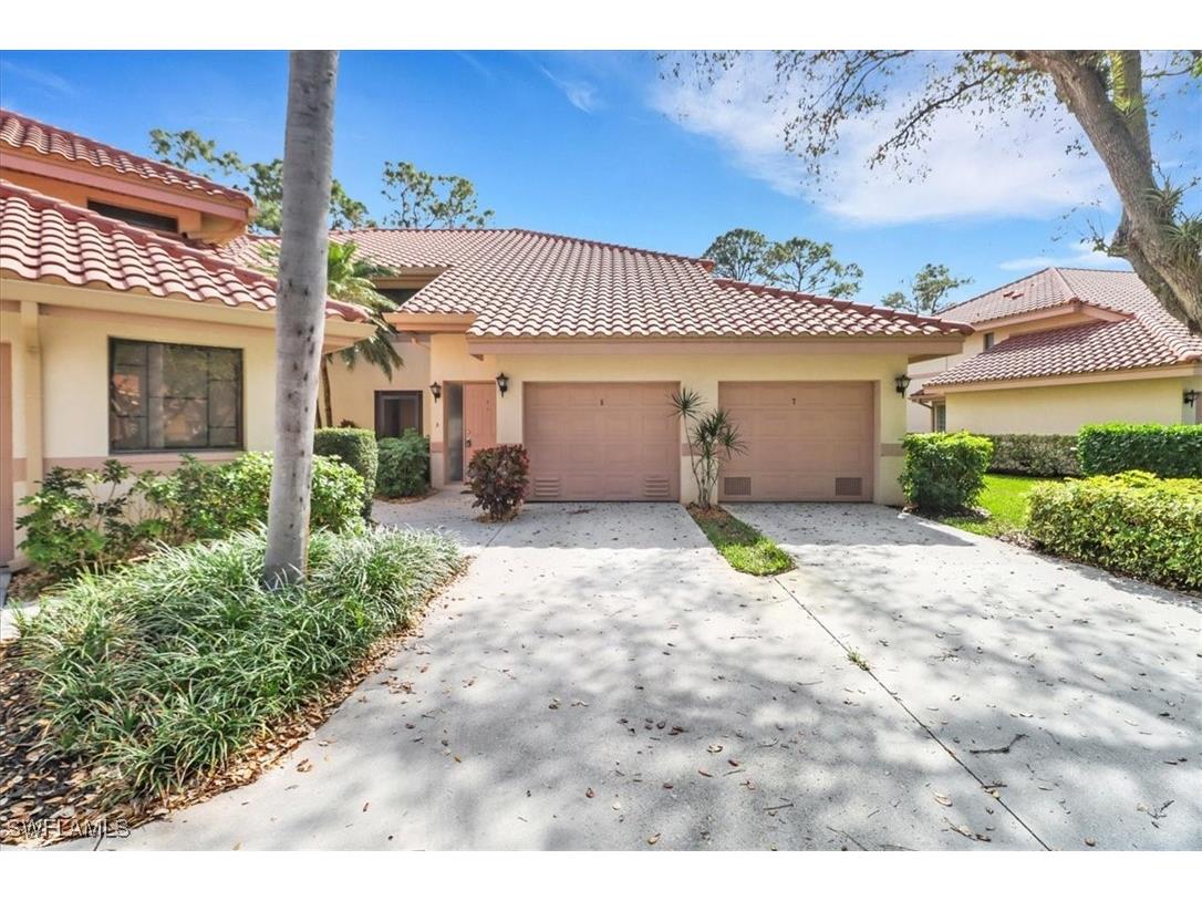 142 Bennington Drive #8 Naples FL 34104 225019609 image1
