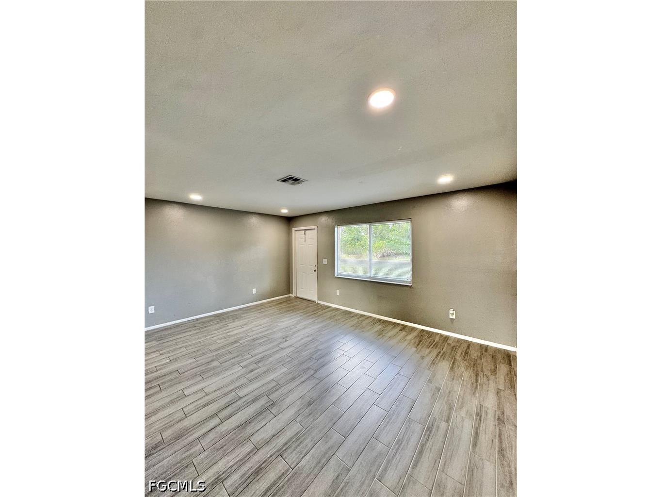 142 Harry Avenue S Lehigh Acres FL 33973 2026026399 image3