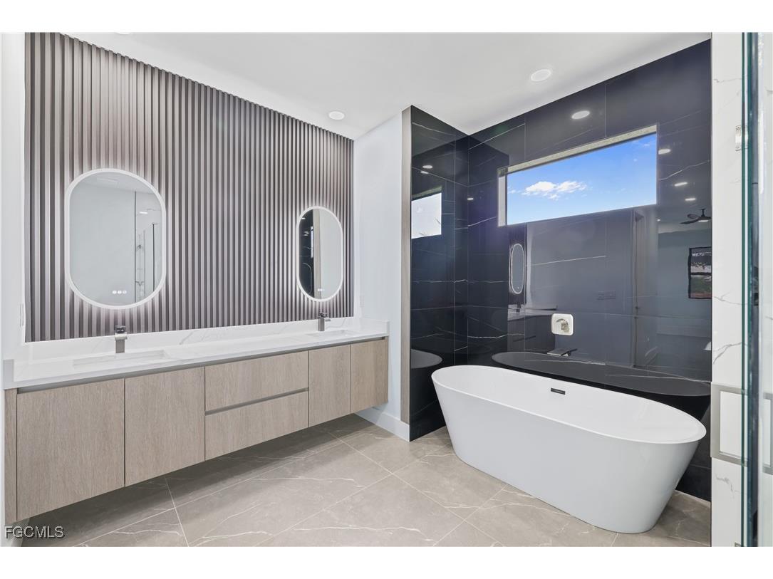 142 SW 33rd Place Cape Coral FL 33991 2025020404 image12