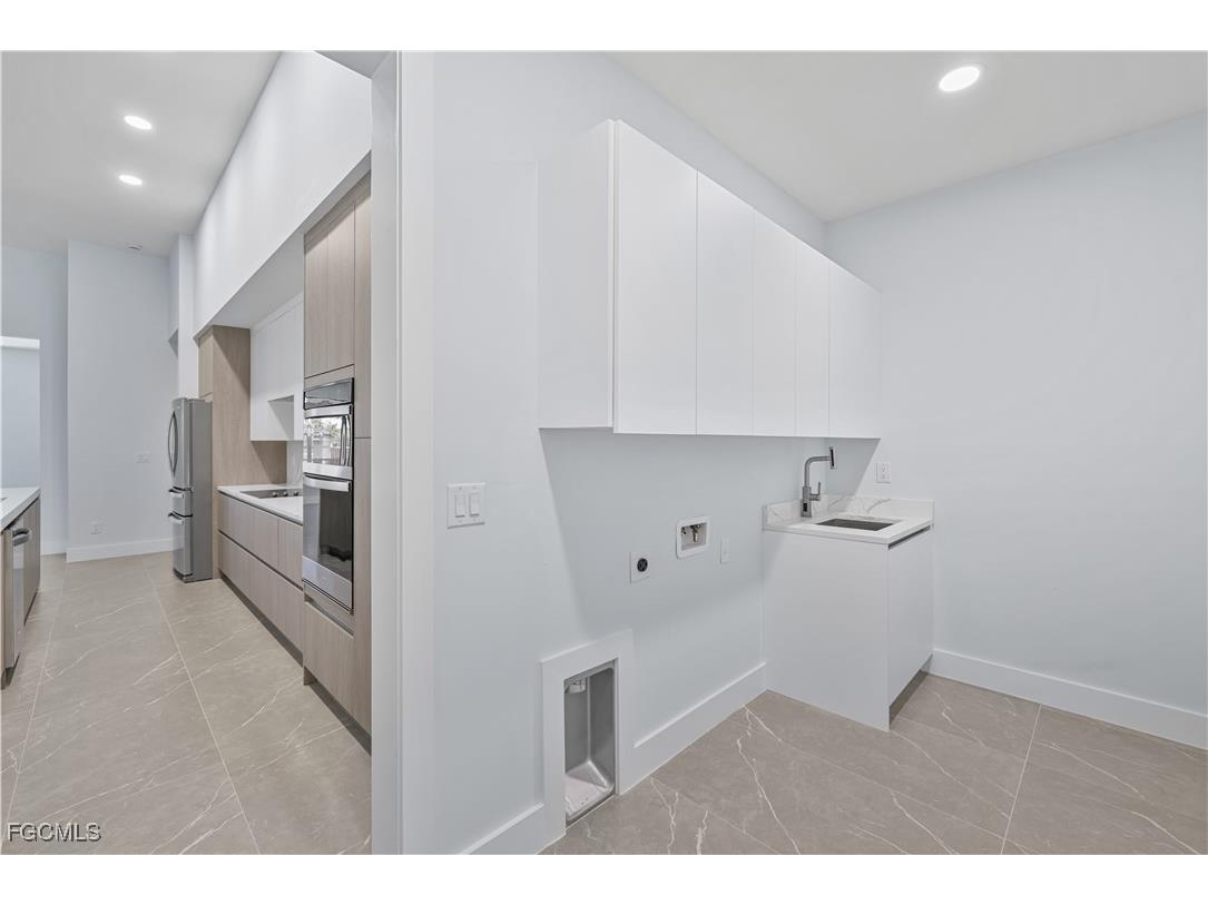 142 SW 33rd Place Cape Coral FL 33991 2025020404 image22