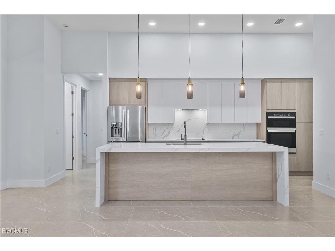 142 SW 33rd Place Cape Coral FL 33991 2025020404 image6