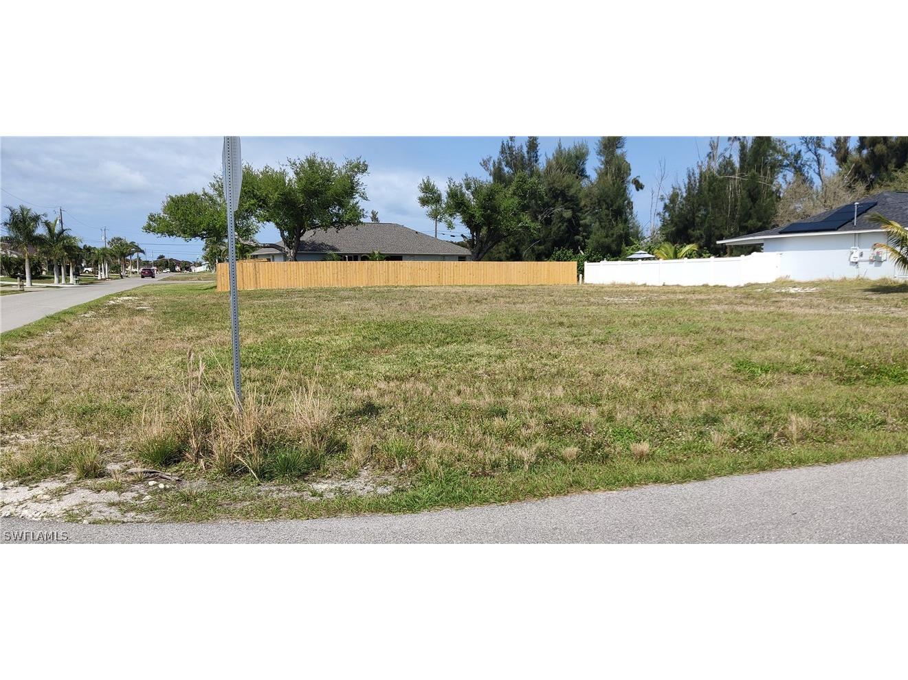 142 SW 33rd Place Cape Coral FL 33991 224019514 image1