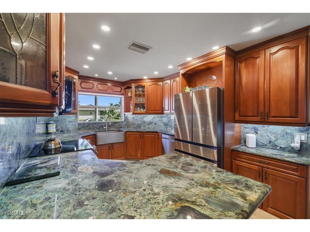 142 SW 51st Terrace Cape Coral FL 33914 2025012434 image6