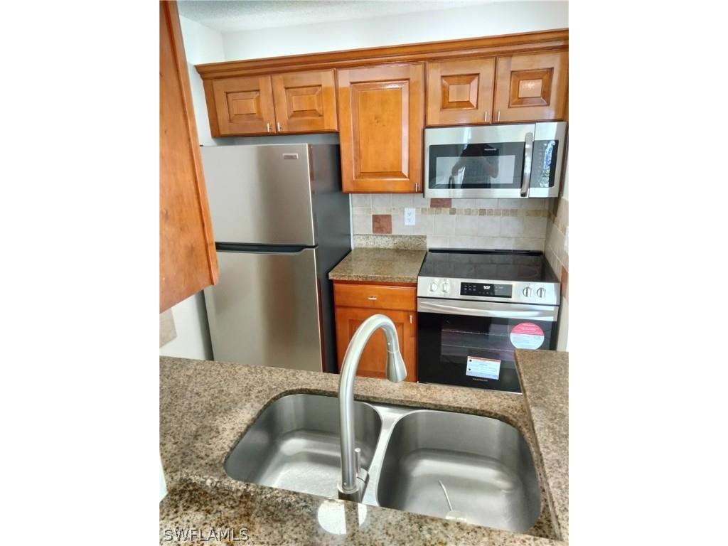 142 Santa Clara Drive #14 Naples FL 34104 224025688 image1