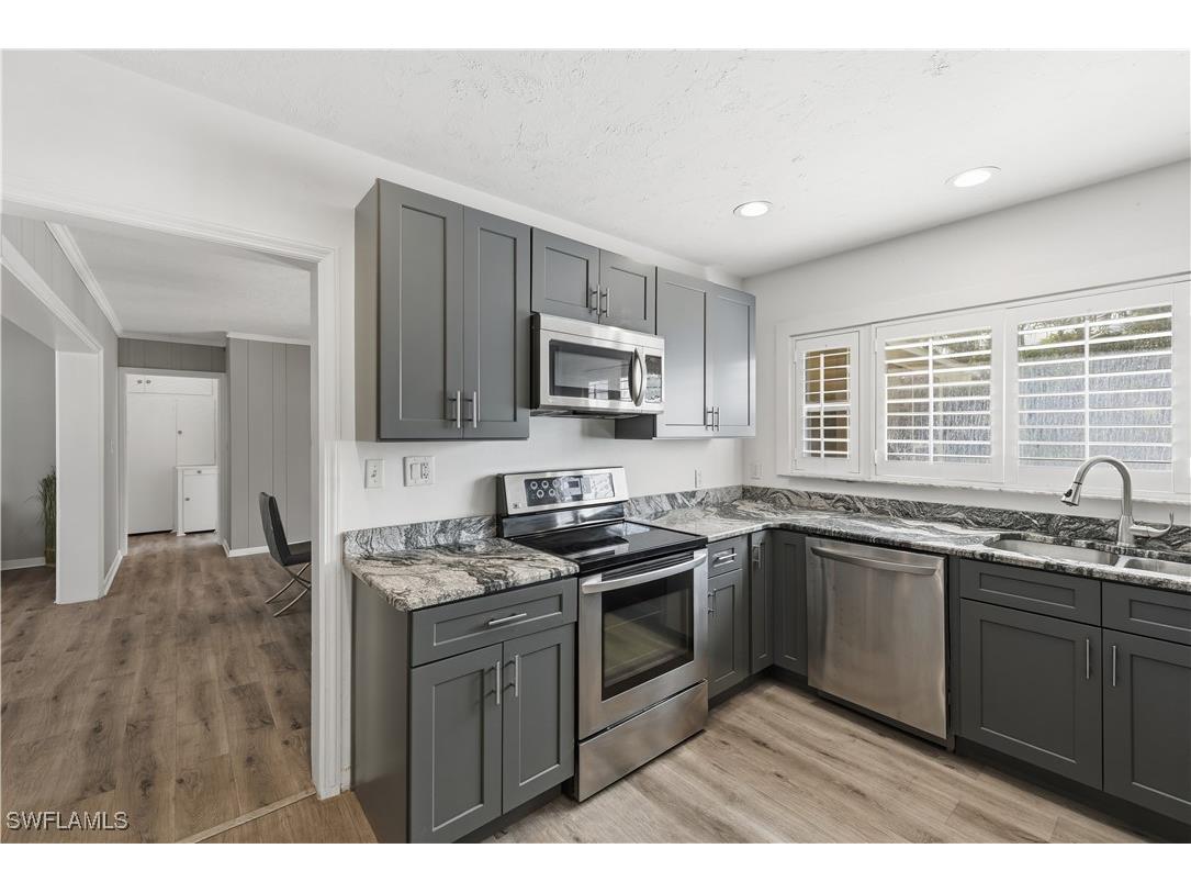 1420 Maravilla Avenue Fort Myers FL 33901 226004756 image24