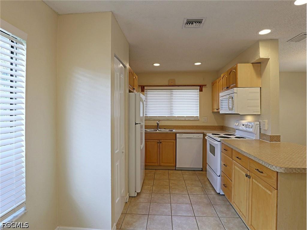 1420 Park Shore Circle #3 Fort Myers FL 33901 2026027231 image3