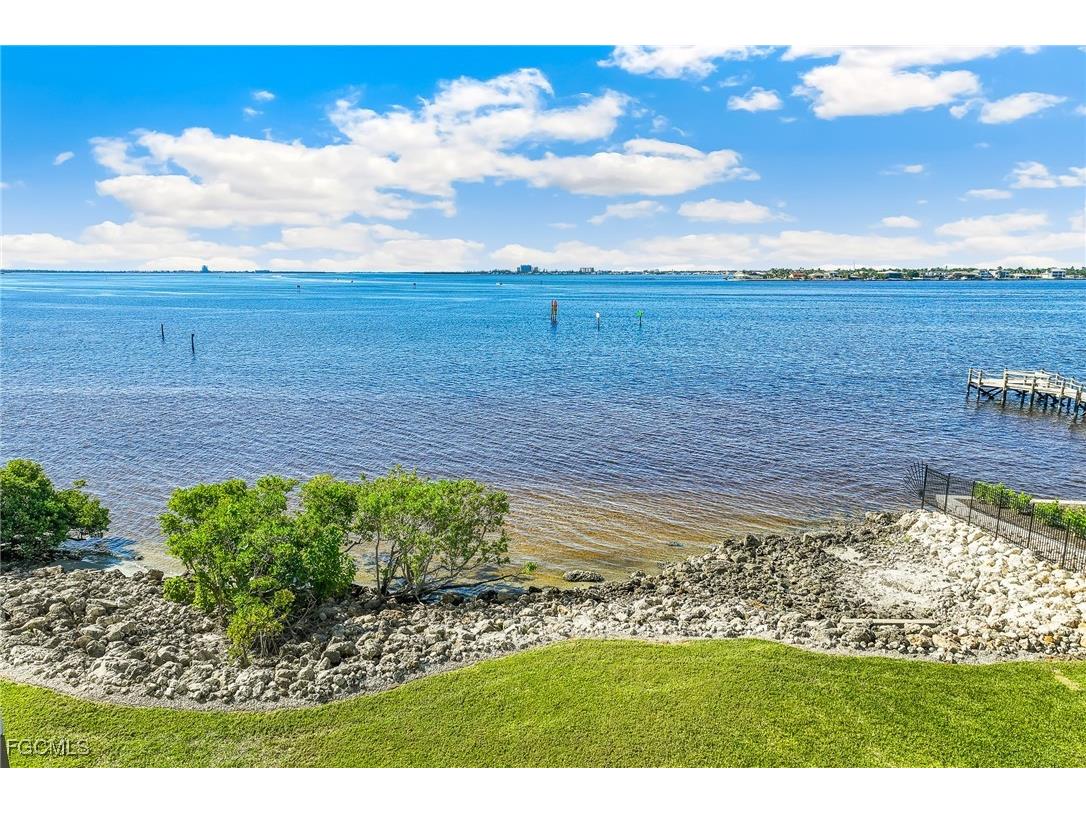 14200 Royal Harbour Court #301 Fort Myers FL 33908 2025020734 image1