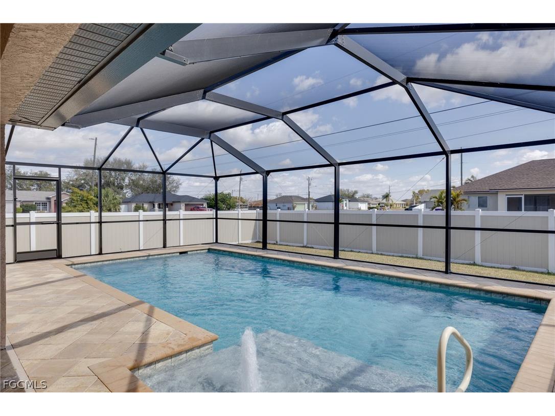 1421 NE 9th Avenue Cape Coral FL 33909 2026008929 image1