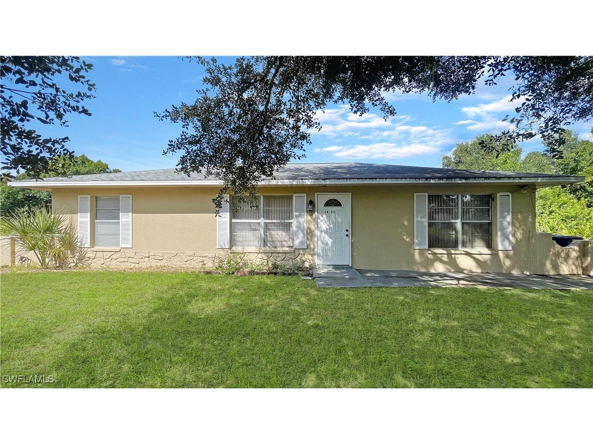 1421 Pine Avenue Lehigh Acres FL 33972 224068425 image1