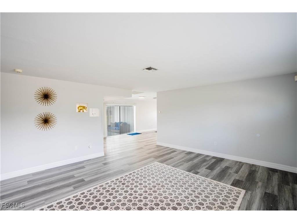 1421 SE 29th Terrace Cape Coral FL 33904 2025018155 image5