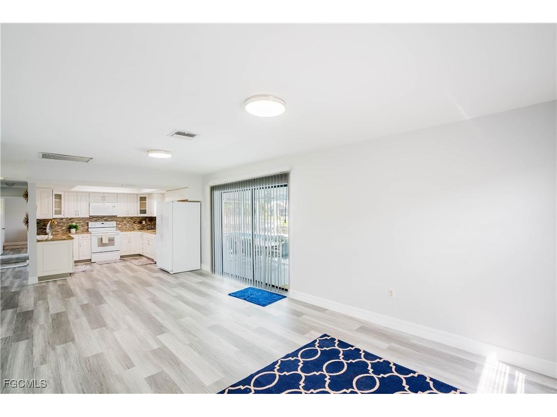 1421 SE 29th Terrace Cape Coral FL 33904 2025017770 image10